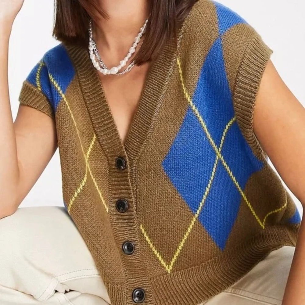 COLLUSION Knit Jacquard Argyle Button-Up
Vest Tank